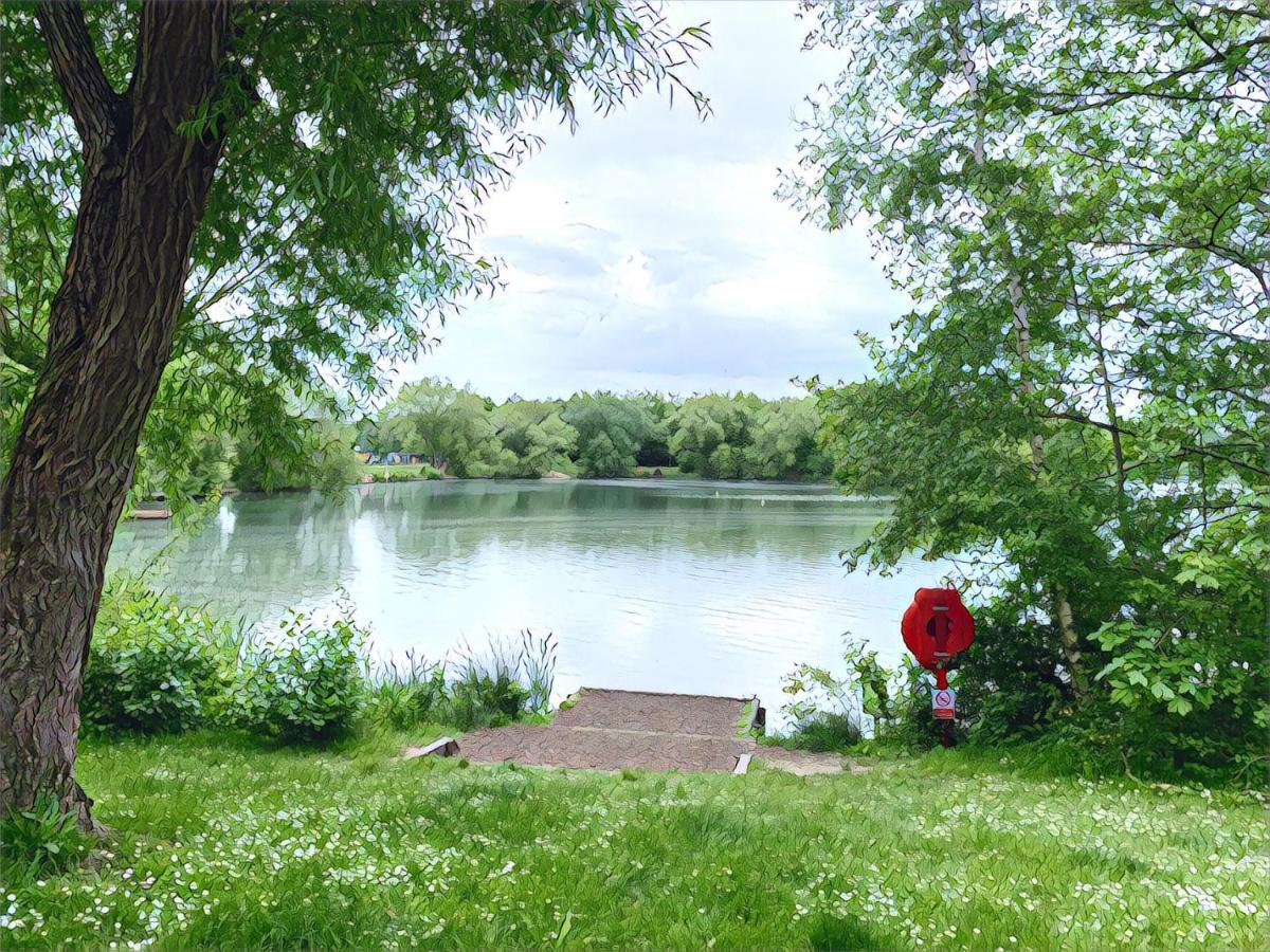 The Lake House, Woking Eksteriør billede